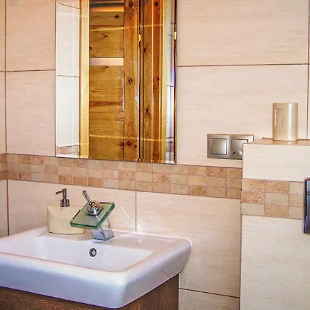 펜션 Lovely In Izbica With Wifi